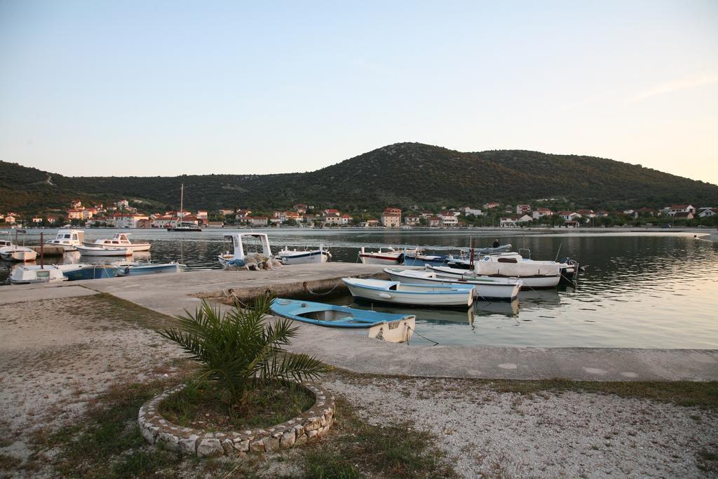 Apartment Laguna Vinišće Exterior foto